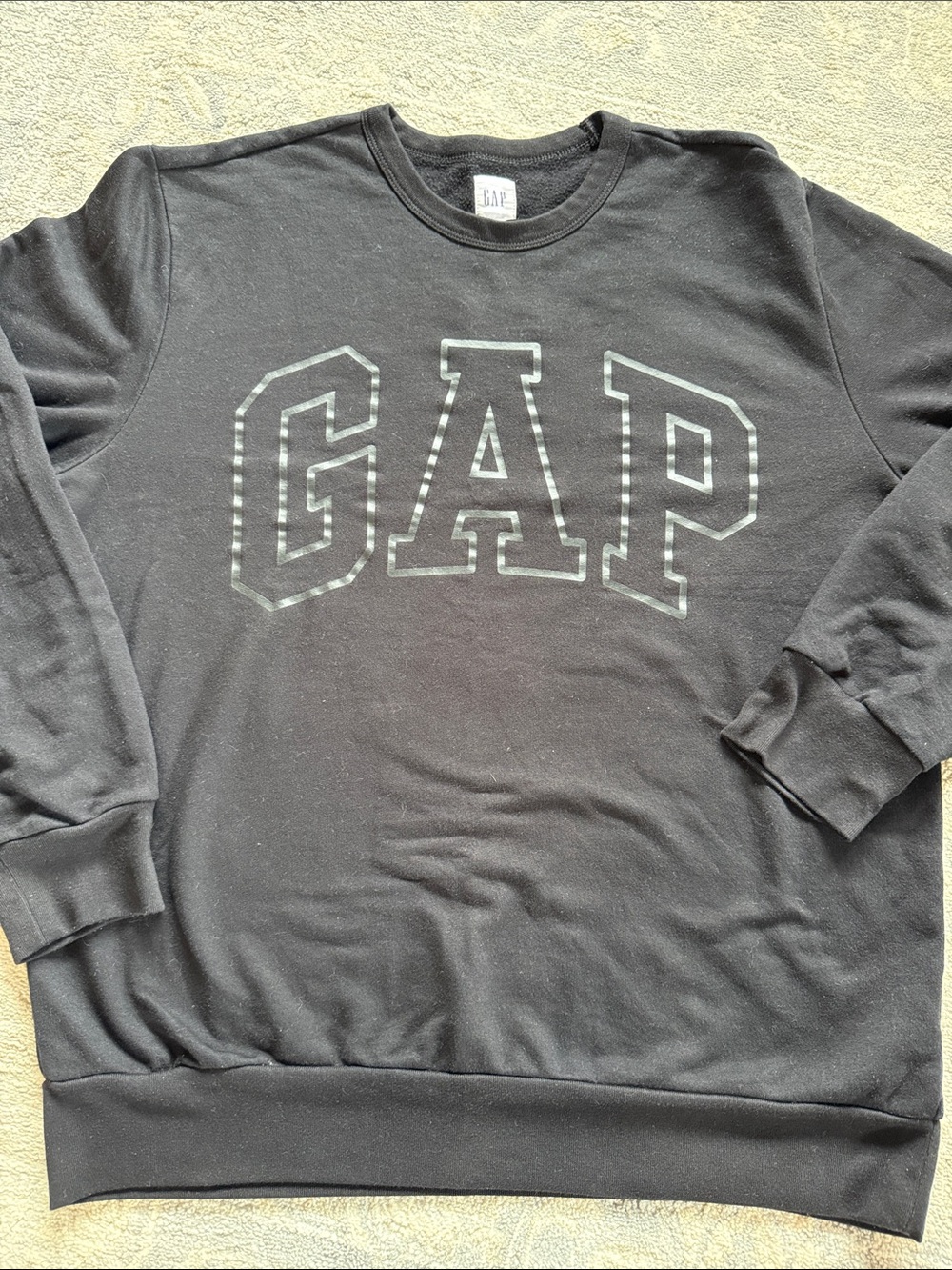 GAP Men's Black Crewneck with Subtle Logo Accent